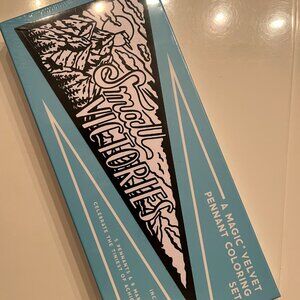 Snarky Velvet Pennant Coloring Kit with 5 Hangable Pennants and 8 Markers (new)x